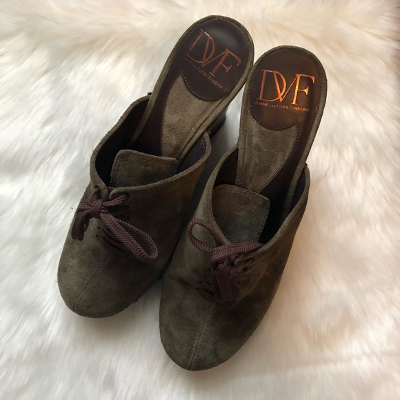 DIANE VON FURSTENBERG Green Suede Mules/Clogs - Picture 3 of 8